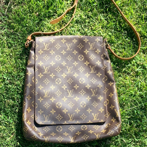 LOUIS VUITTON Monogram Musette Crossboy Bag - Picture 11 of 12
